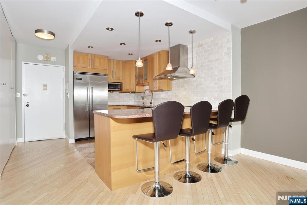 property viewer photo 6