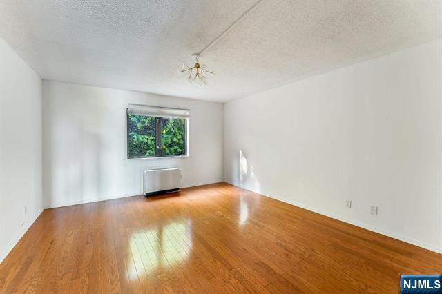 property viewer photo 11
