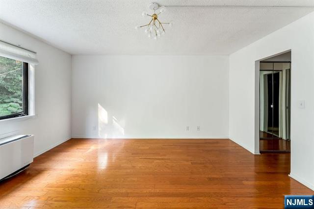property viewer photo 12