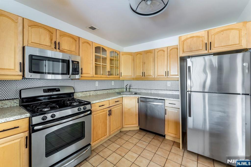 property viewer photo 14