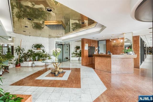 property viewer photo 16