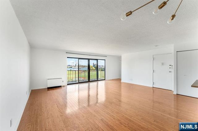 property viewer photo 2