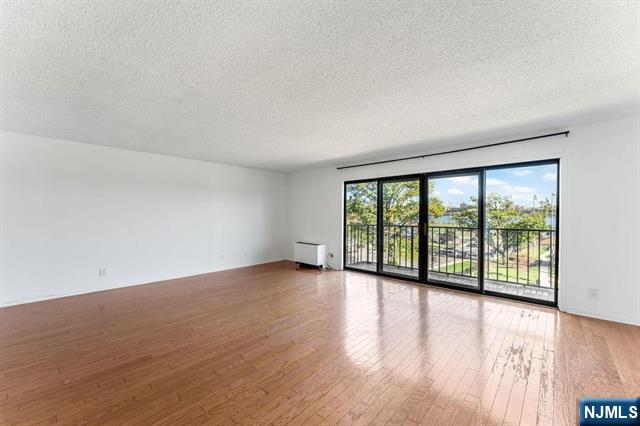 property viewer photo 4