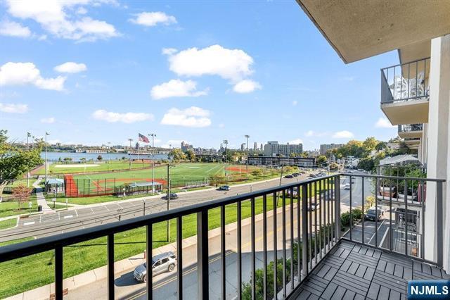 property viewer photo 6