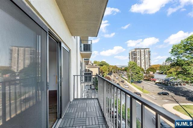 property viewer photo 7