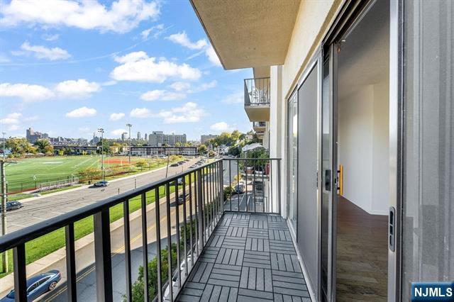 property viewer photo 8
