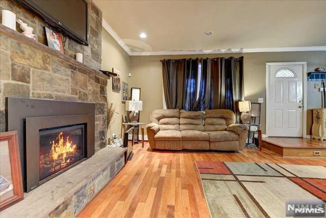 property viewer photo 4