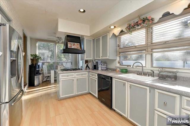 property viewer photo 5