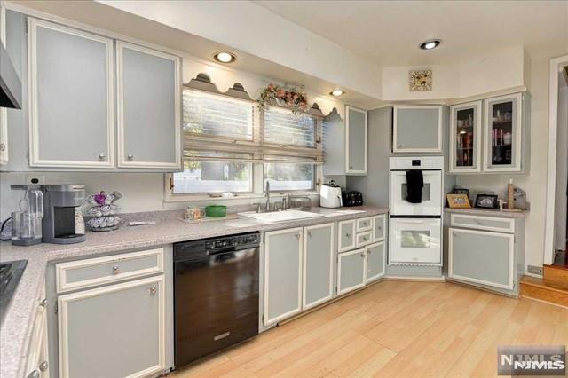 property viewer photo 6