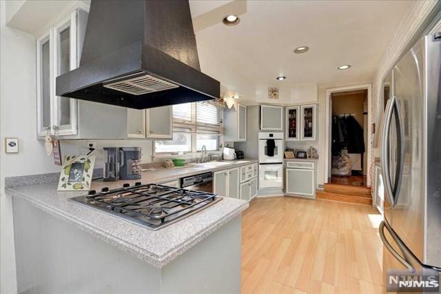 property viewer photo 7