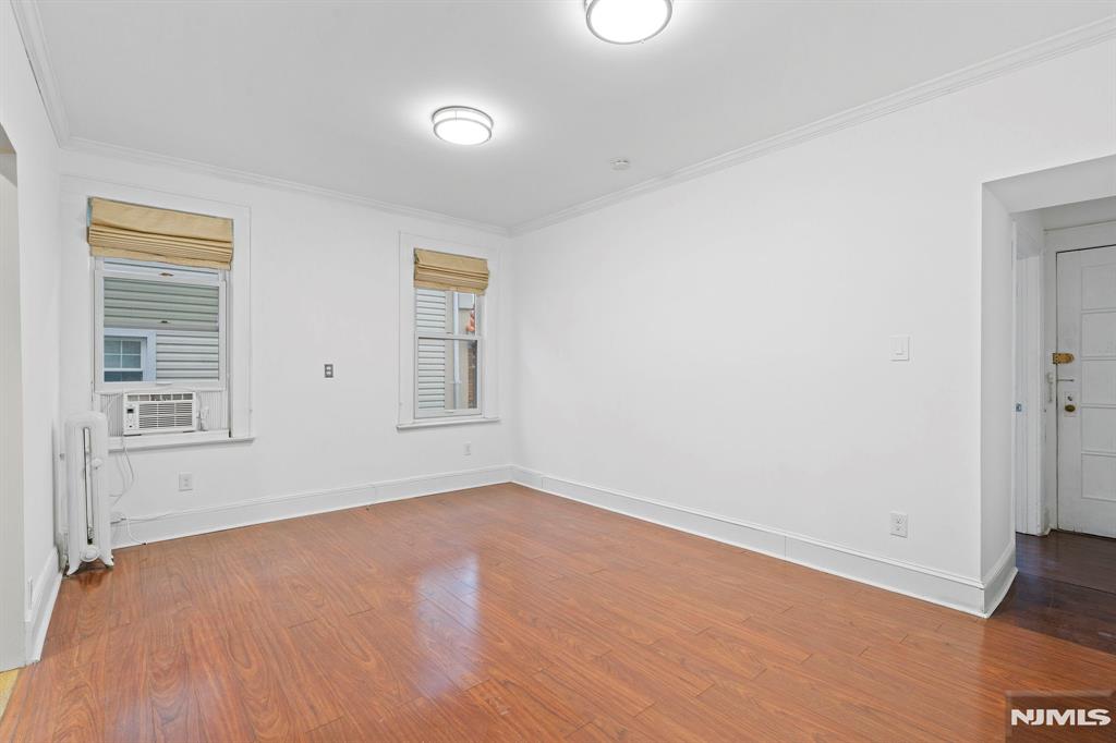property viewer photo 11