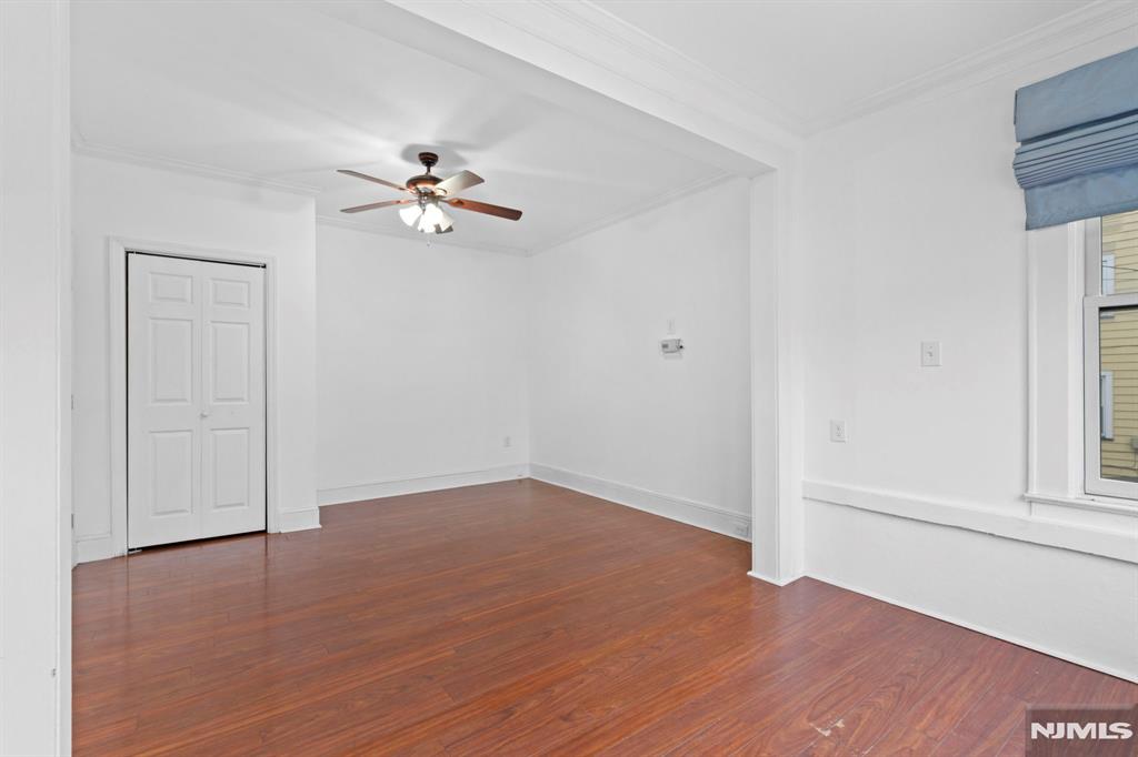 property viewer photo 13