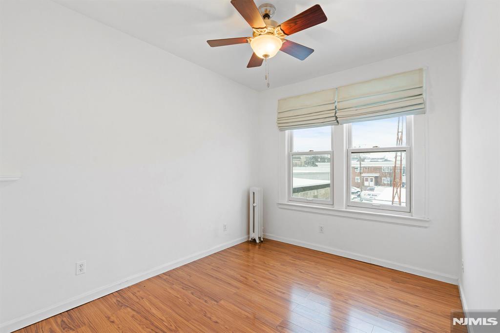 property viewer photo 14