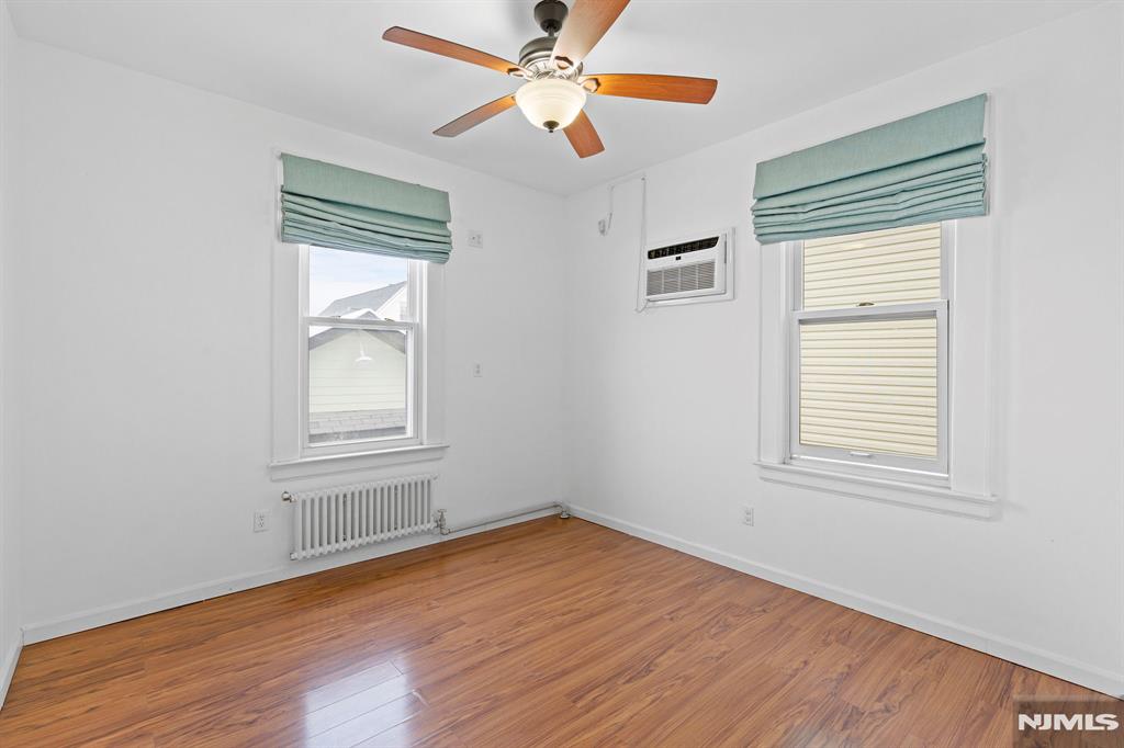 property viewer photo 16