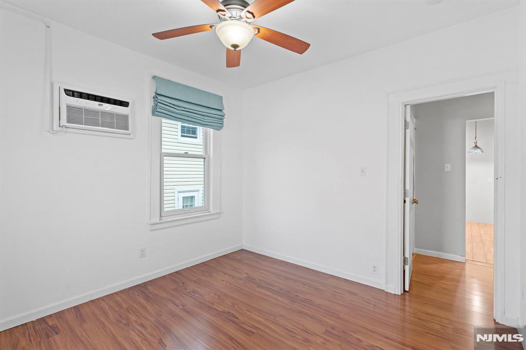 property viewer photo 17