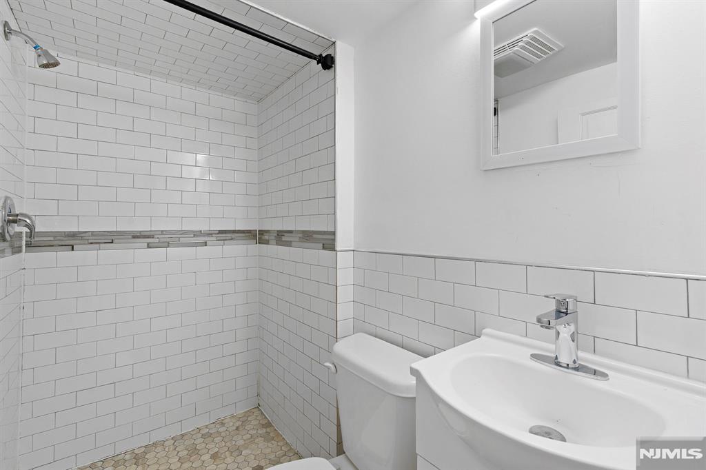 property viewer photo 19