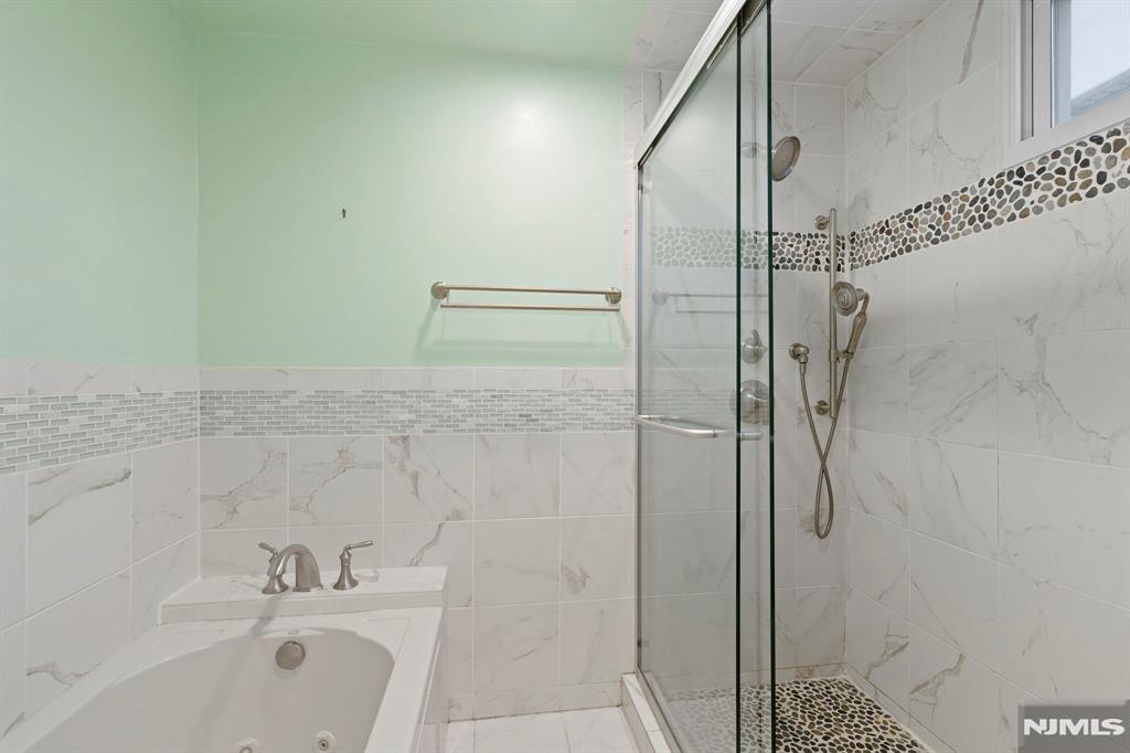 property viewer photo 2