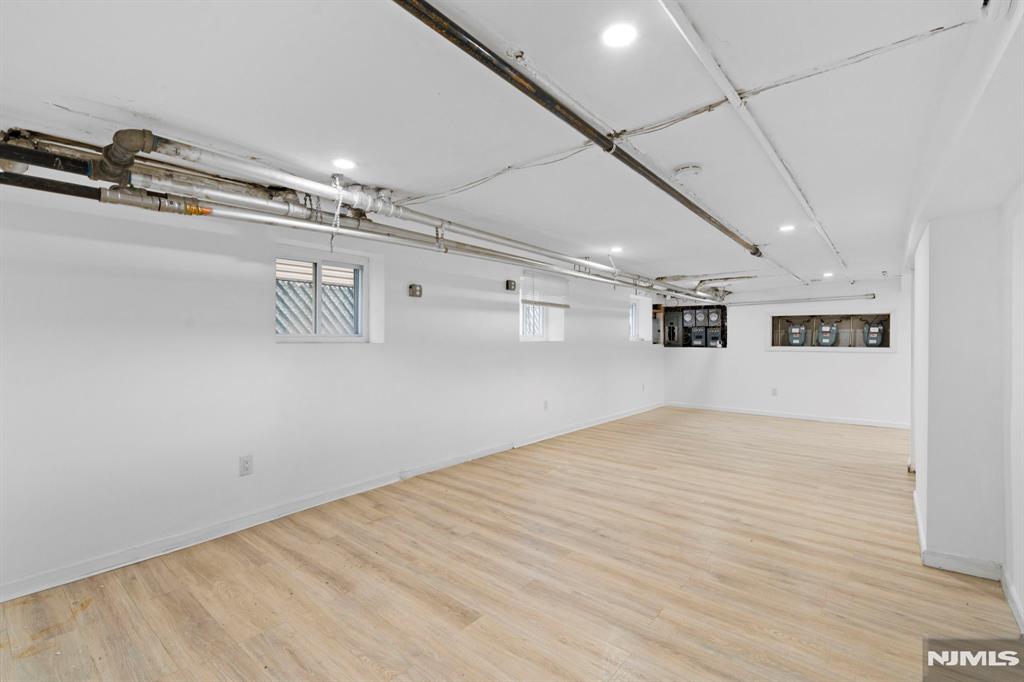 property viewer photo 21
