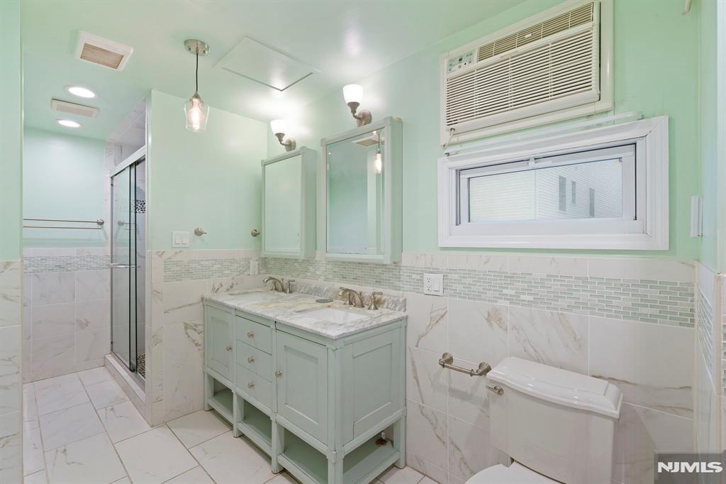 property viewer photo 3