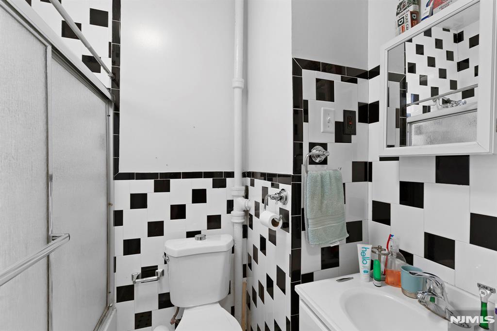 property viewer photo 30