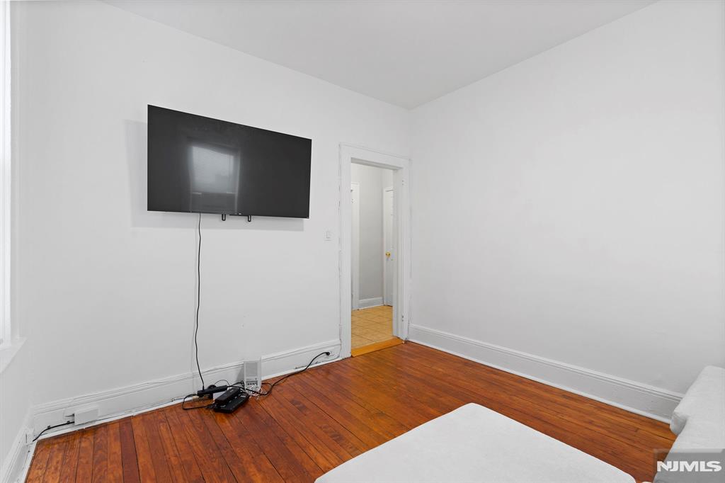 property viewer photo 32