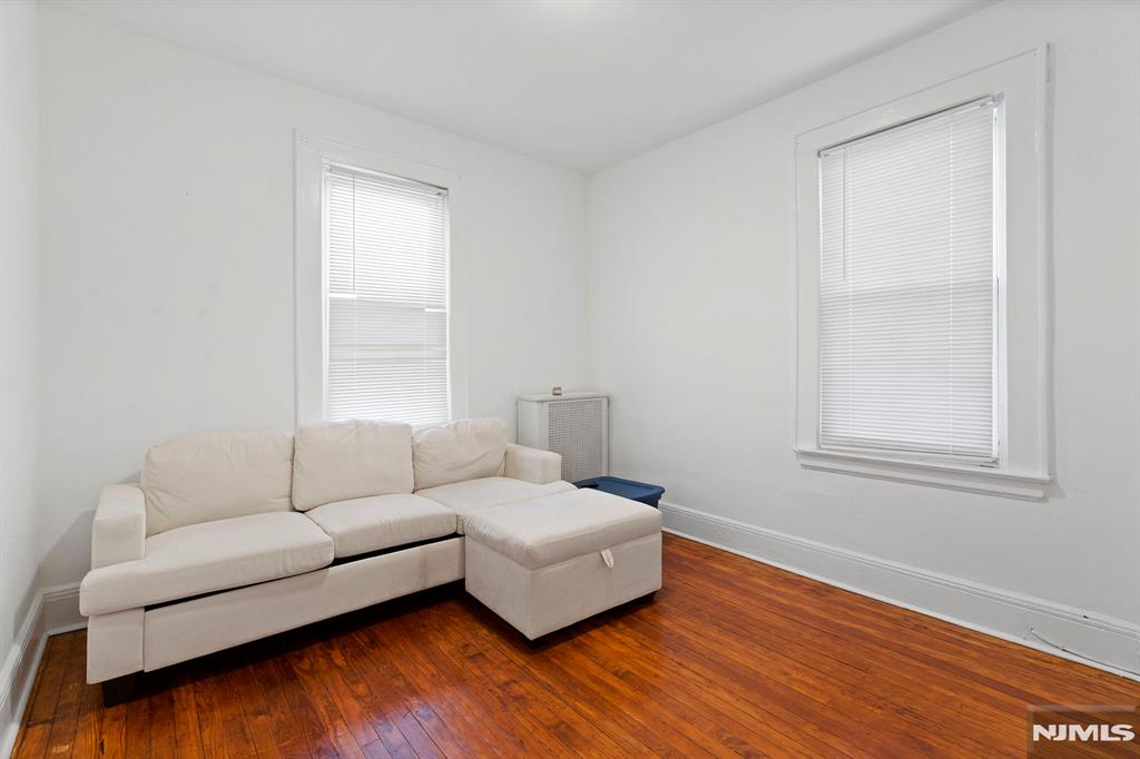 property viewer photo 33
