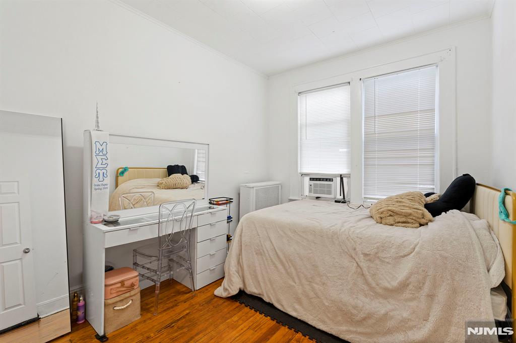 property viewer photo 36