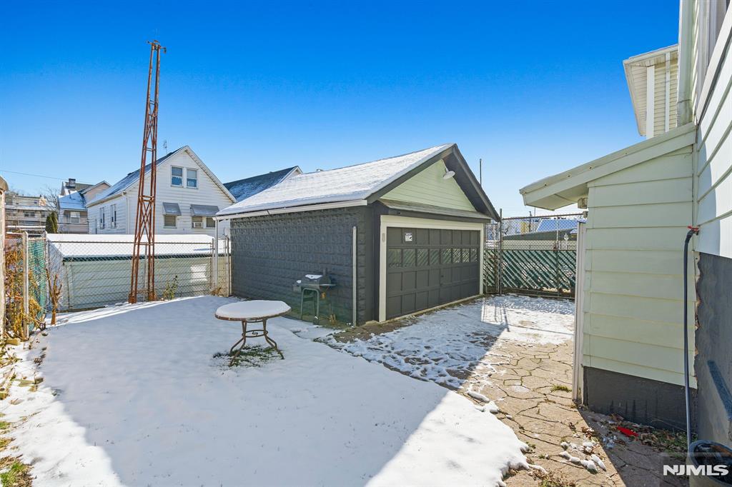 property viewer photo 40