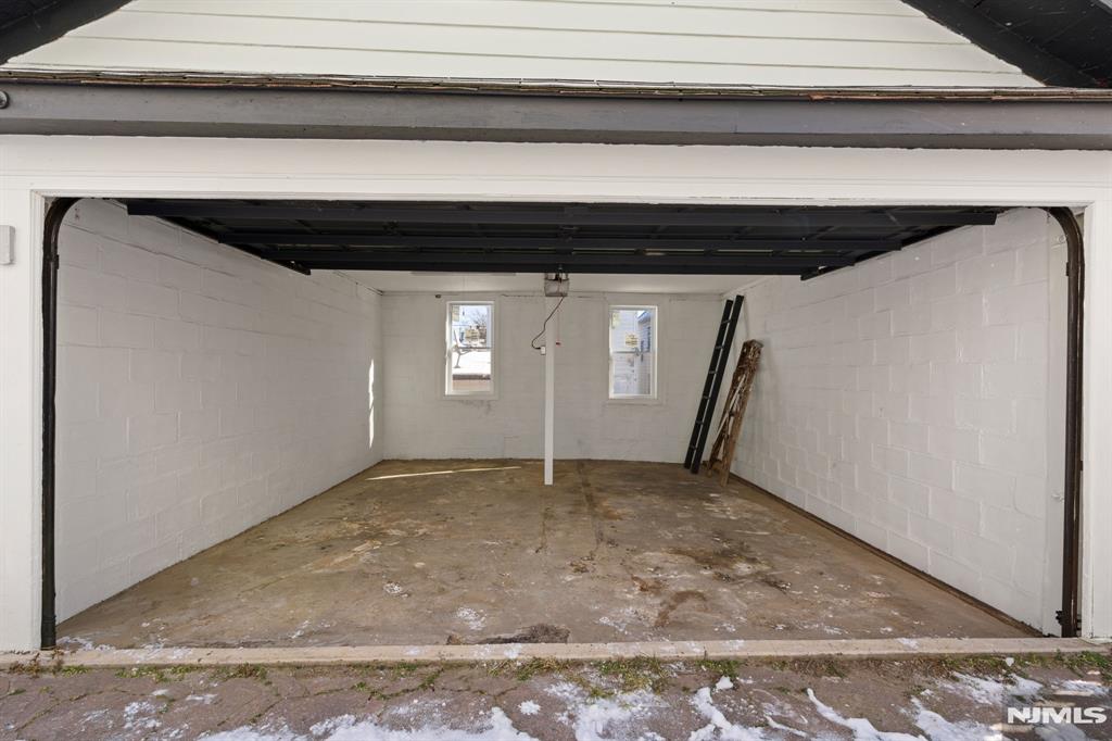 property viewer photo 42