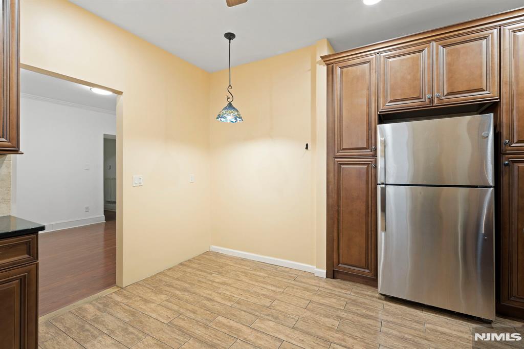 property viewer photo 5