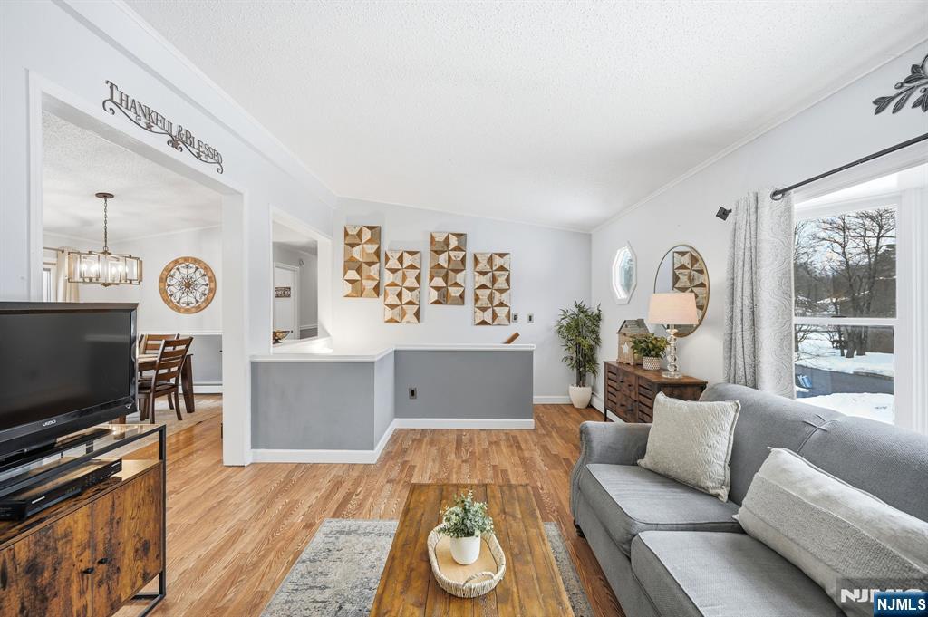 property viewer photo 23