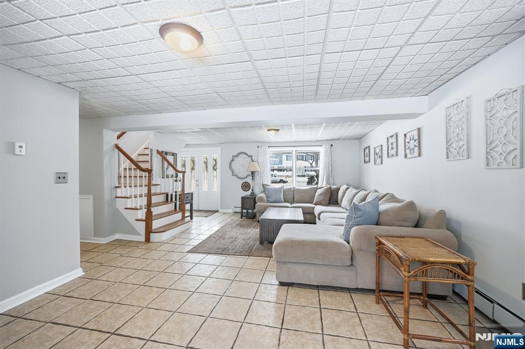 property viewer photo 3