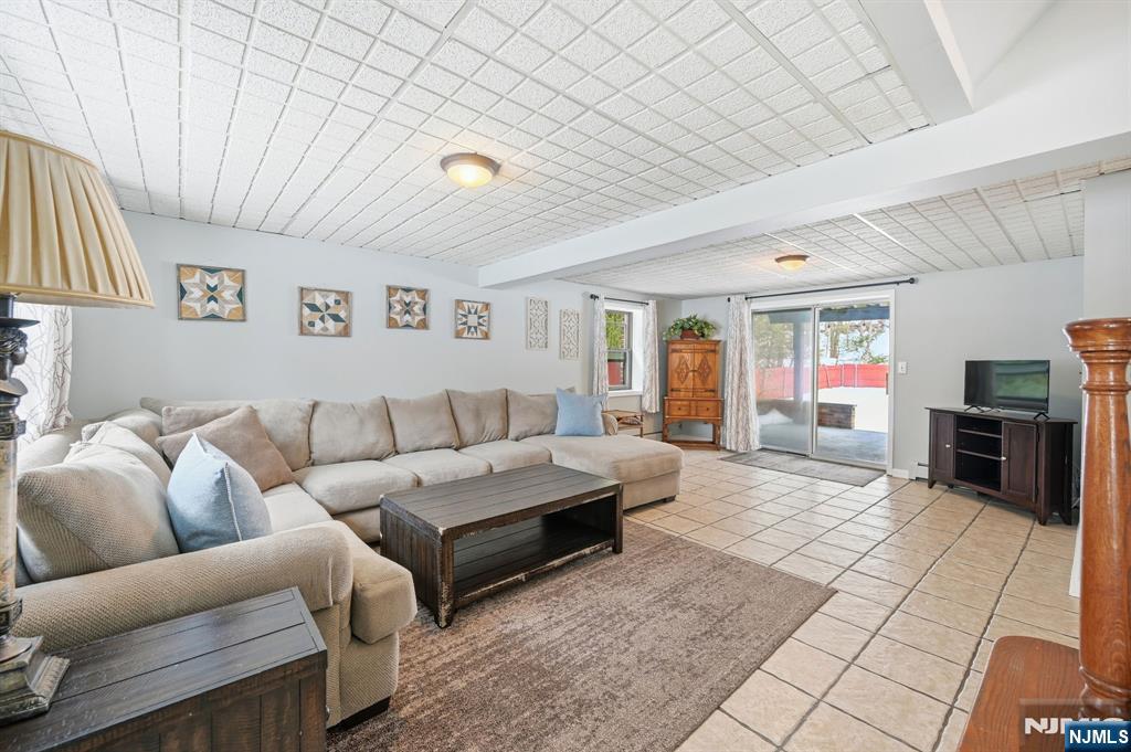 property viewer photo 30