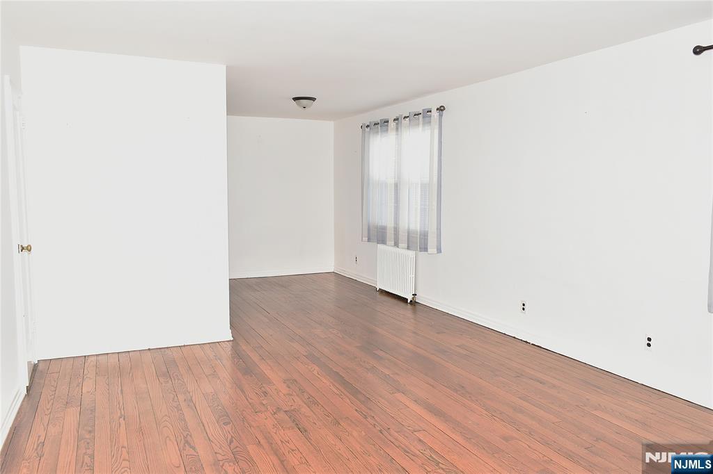 property viewer photo 12