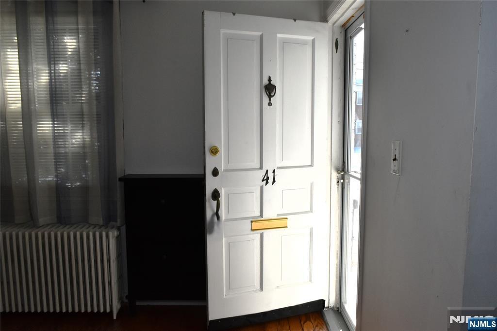 property viewer photo 3