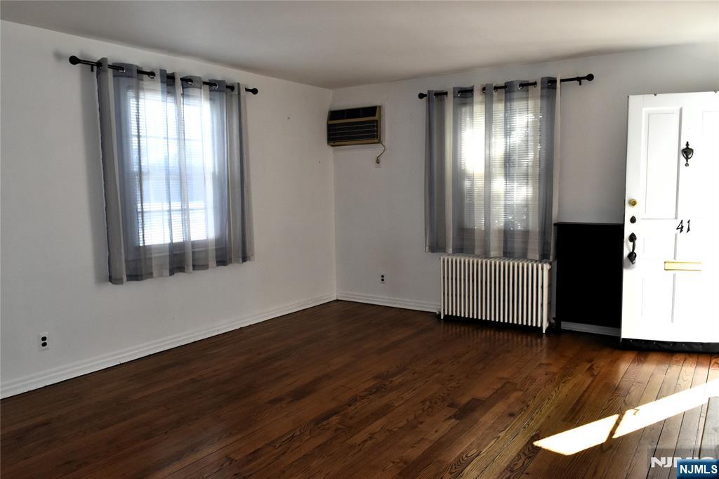 property viewer photo 4