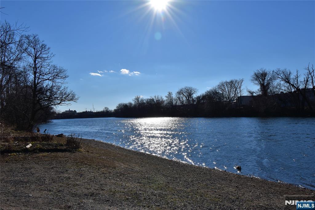 property viewer photo 47