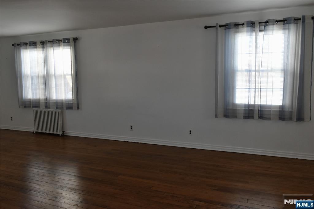 property viewer photo 5
