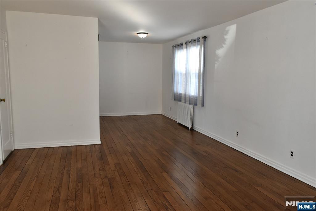 property viewer photo 6
