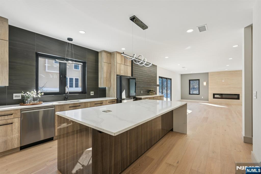 property viewer photo 13