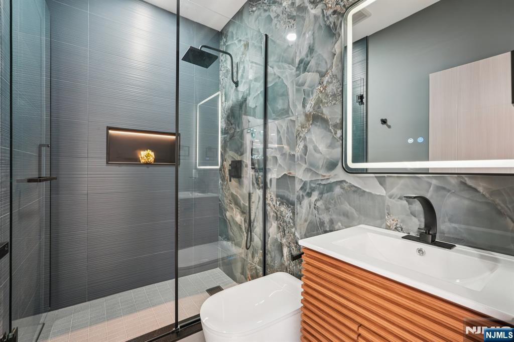 property viewer photo 19