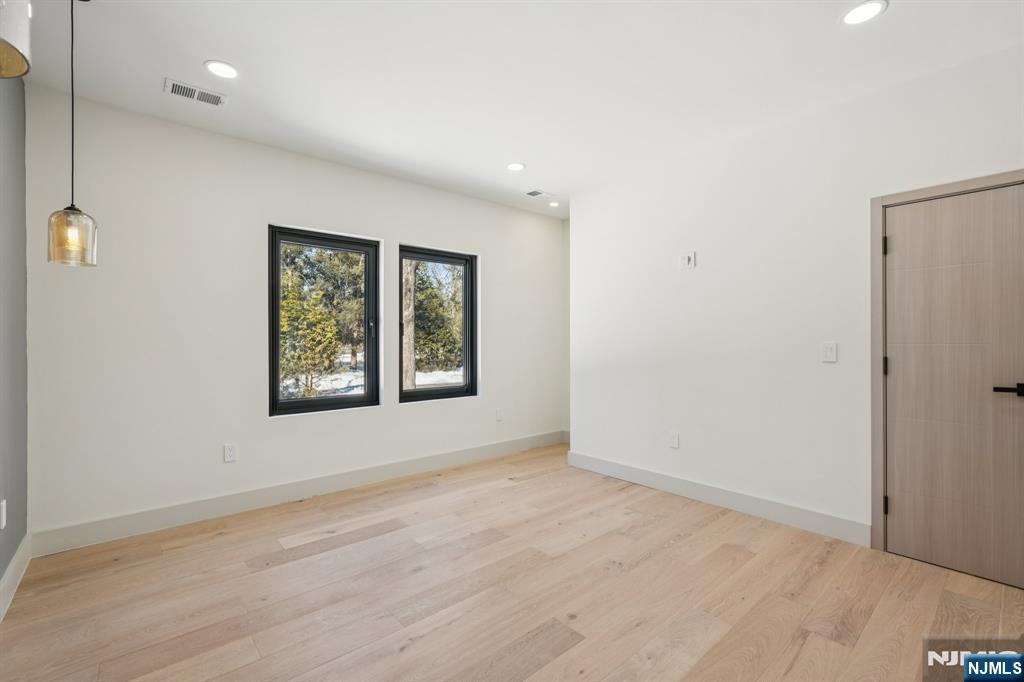 property viewer photo 21