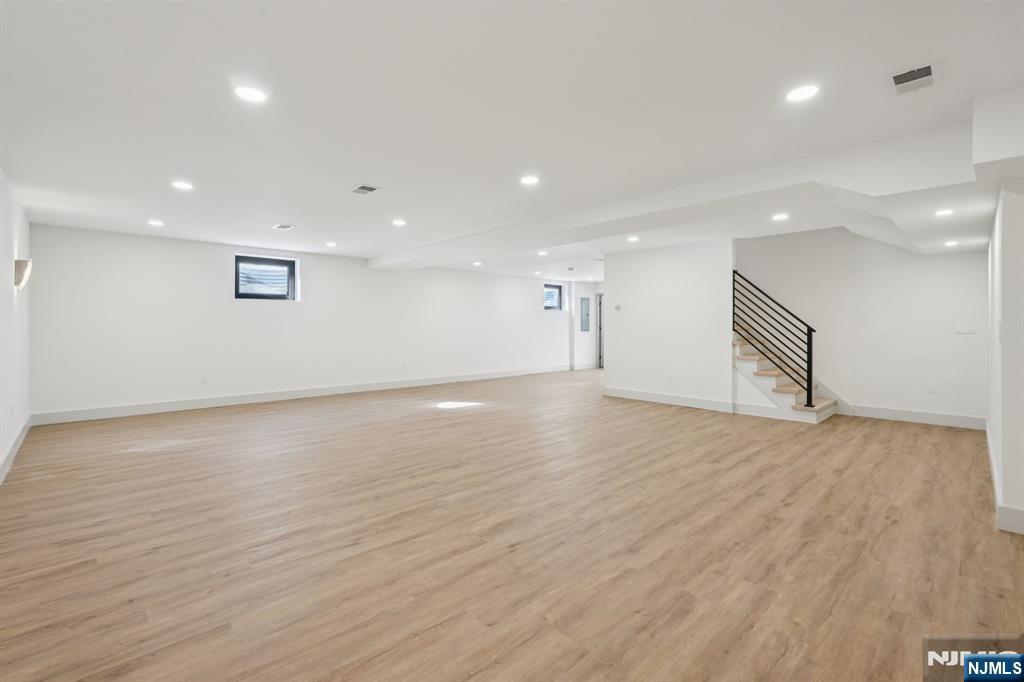 property viewer photo 22