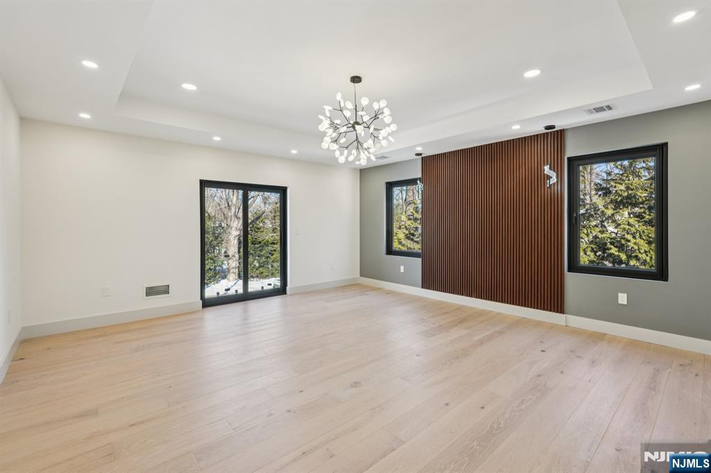 property viewer photo 27