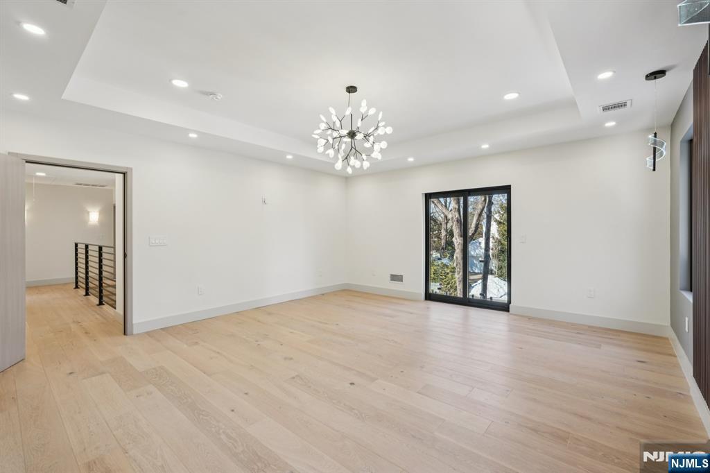 property viewer photo 28