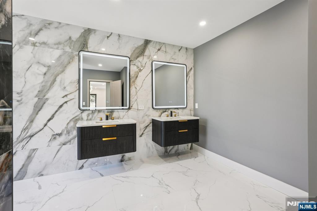 property viewer photo 34