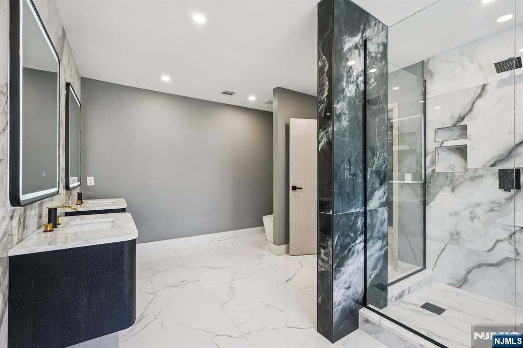 property viewer photo 35