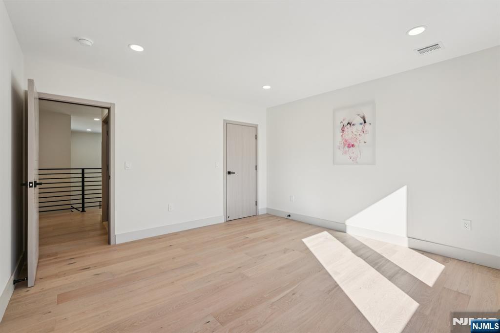 property viewer photo 39