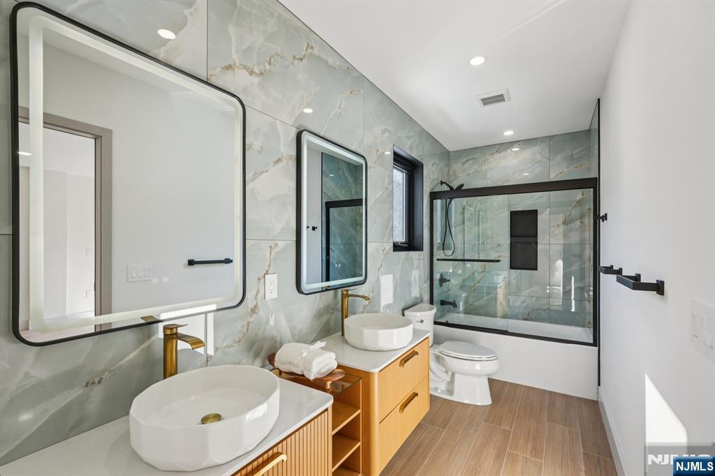 property viewer photo 40