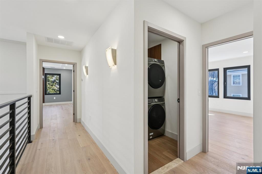 property viewer photo 43